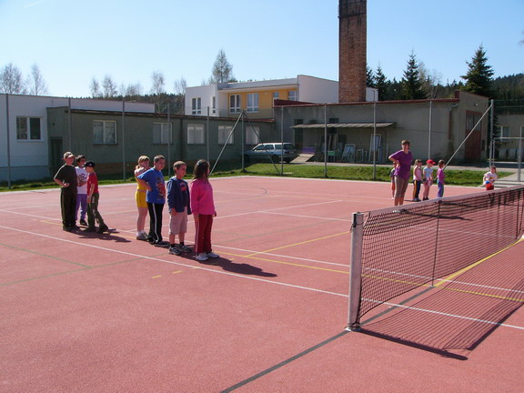 Sportovní areál přímo u školy